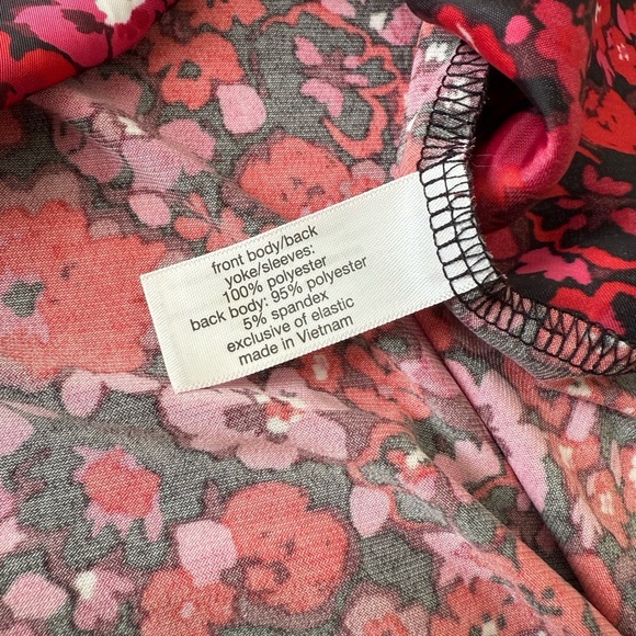 Lane Bryant Ruched Button-Front Knit & Woven Blouse Red Floral Plus Size 14/16 - Picture 9 of 11